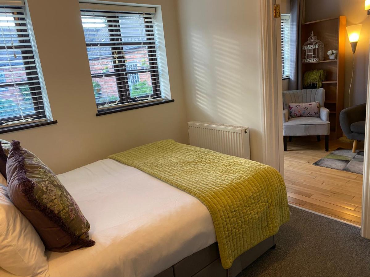 The Snug Villa Coventry Dış mekan fotoğraf